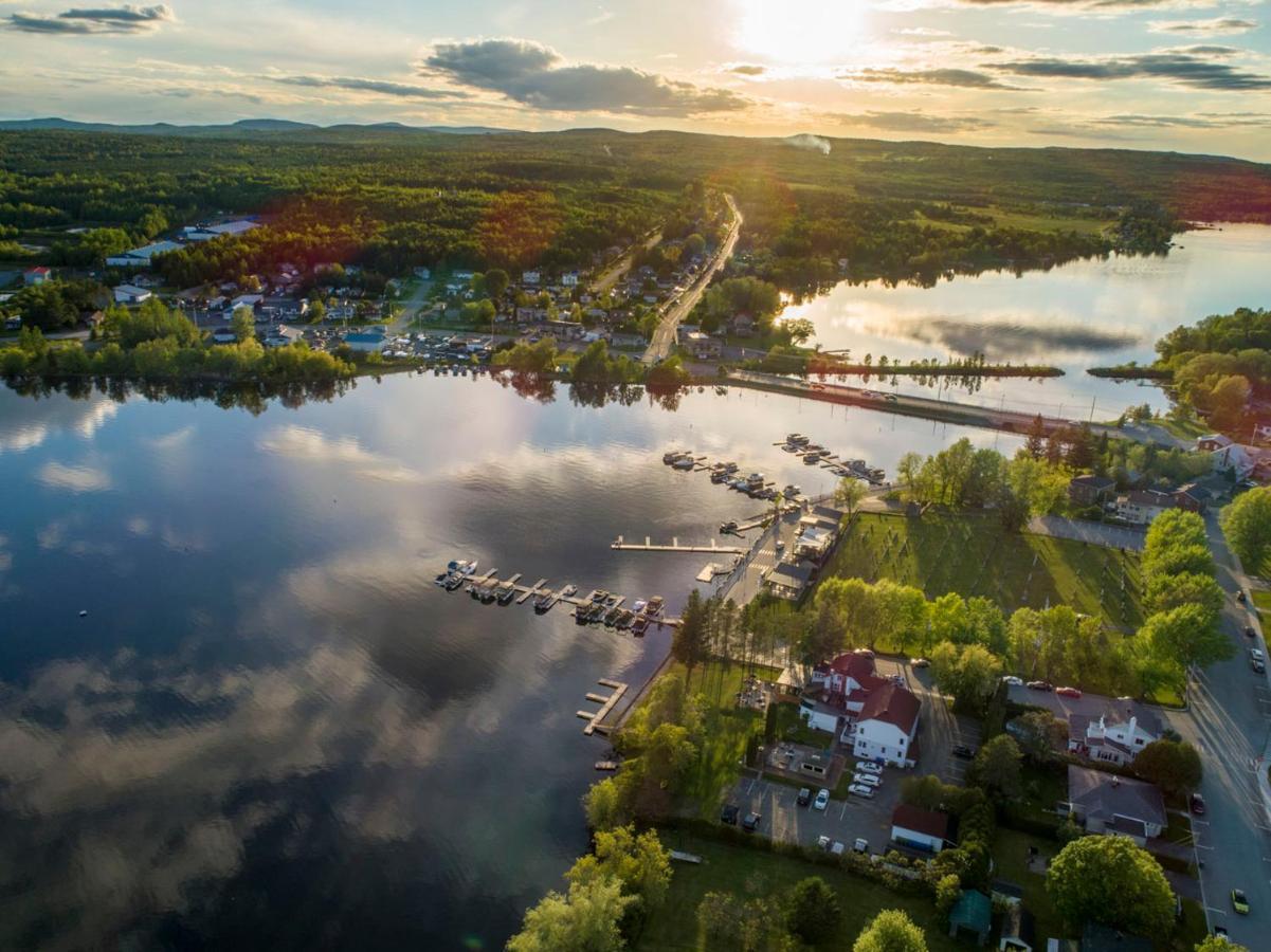 Auberge L'Intermede Du Lac Disraeli Exteriör bild