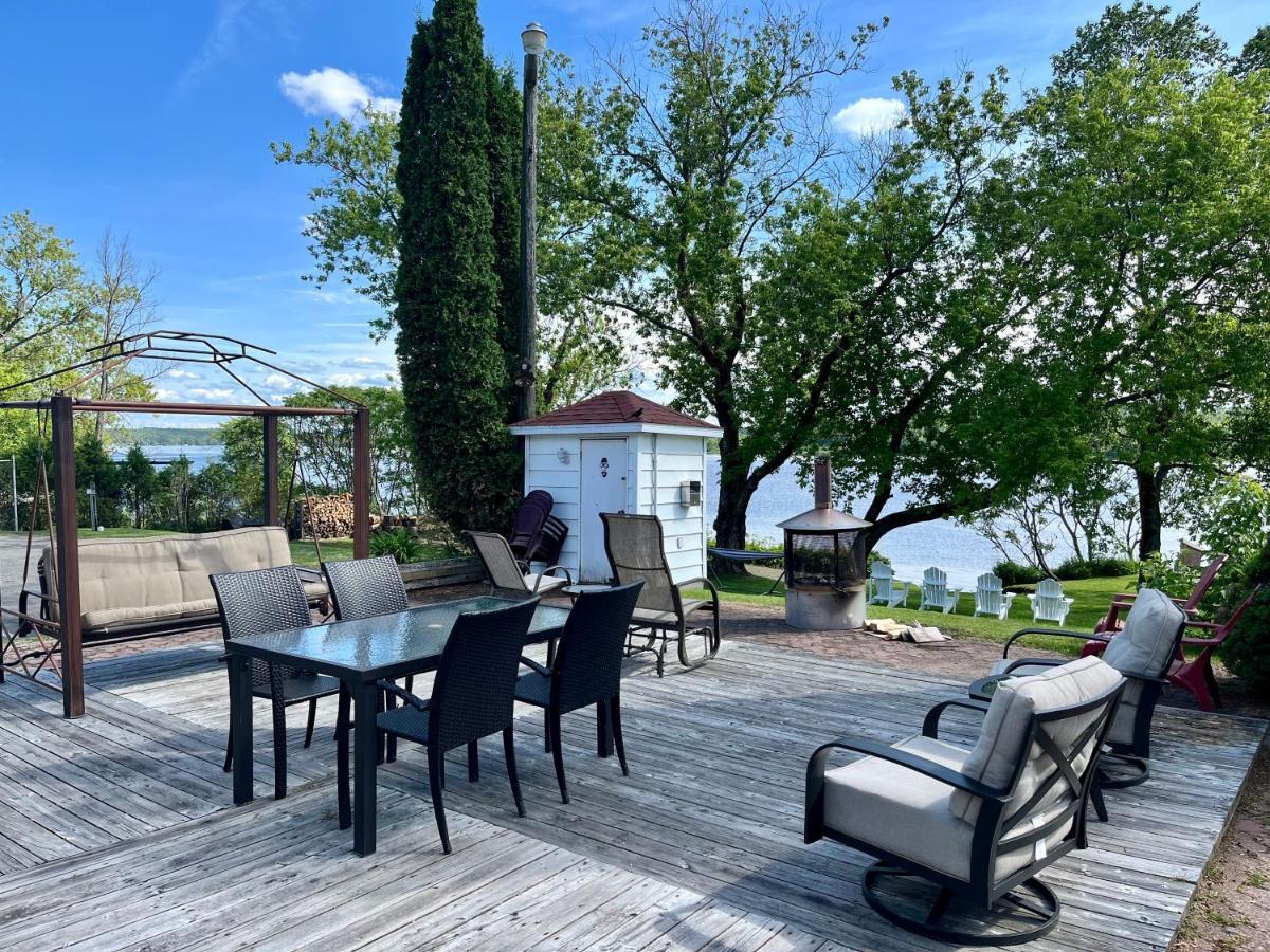 Auberge L'Intermede Du Lac Disraeli Exteriör bild